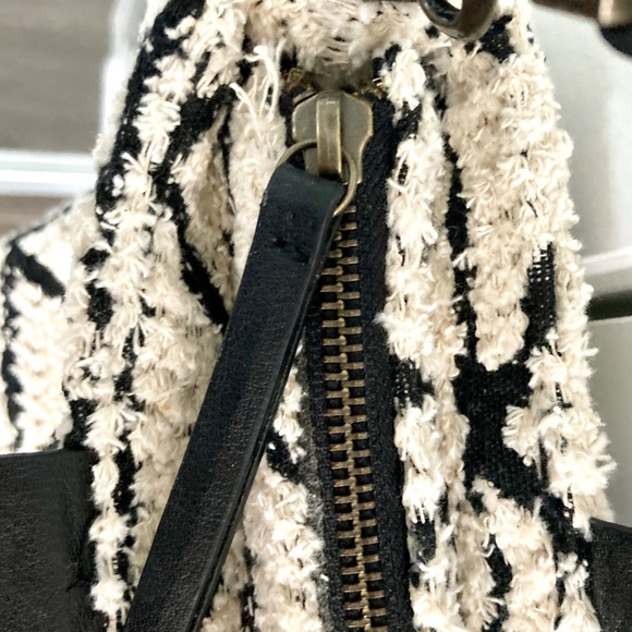 Soft, fluffy and Scandinavian inspired handbag - NWT - Picture 4 of 6